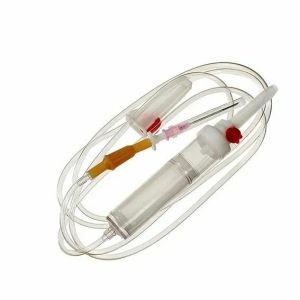 Система для внутривенного вливания инфузионных растворов с пластиковой иглой